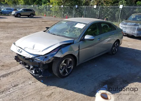 2023 Hyundai Elantra Sel z USA, uszkodzony, nr VIN 5NPLS4AG6PH107707